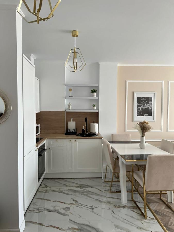 Glim Suite Oradea Bagian luar foto